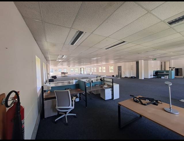 2,850M² OFFICE FOR SALE IN ILLOVO